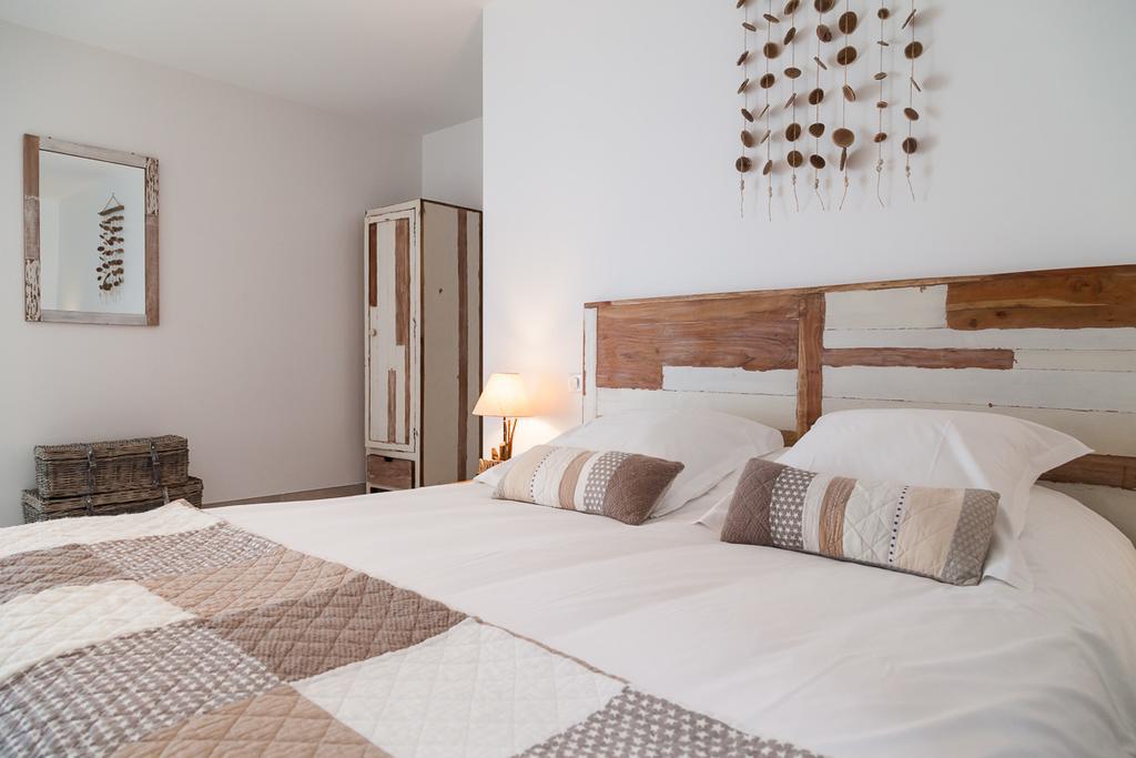 Le Soleil et les étoiles Bed and Breakfast Saint-Sauveur-d'Aunis Habitación foto